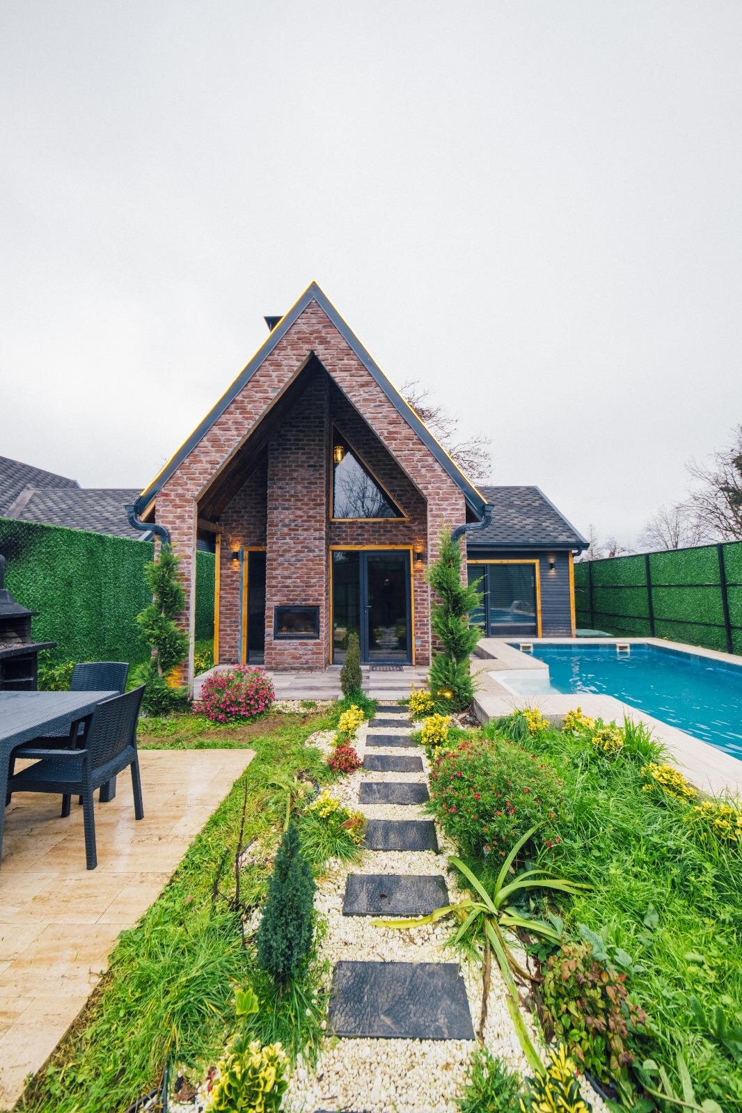 2+1 Bungalov ( Özel Isıtmalı Havuzlu )