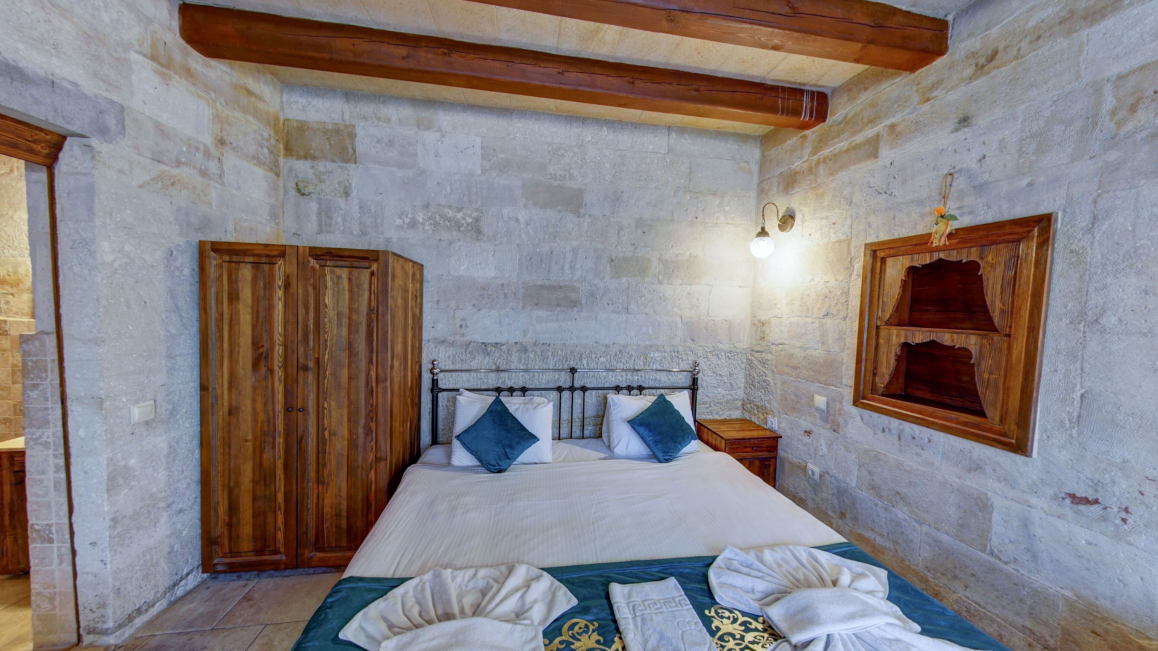 Elegance Cave Suites