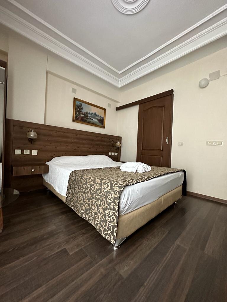 Paperon Hotel