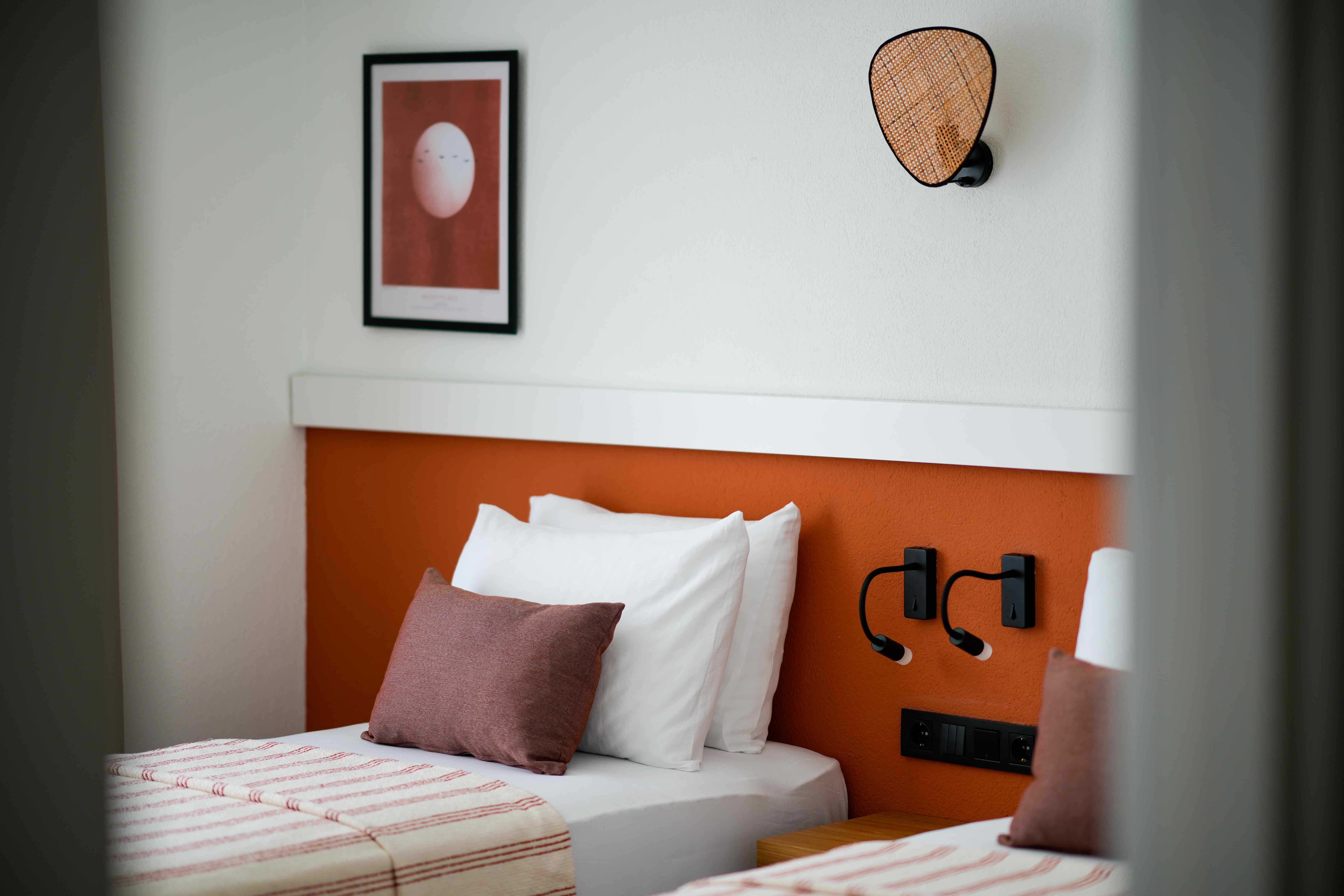 Havuz Manzaralı 2+1 Deluxe Queen Suite