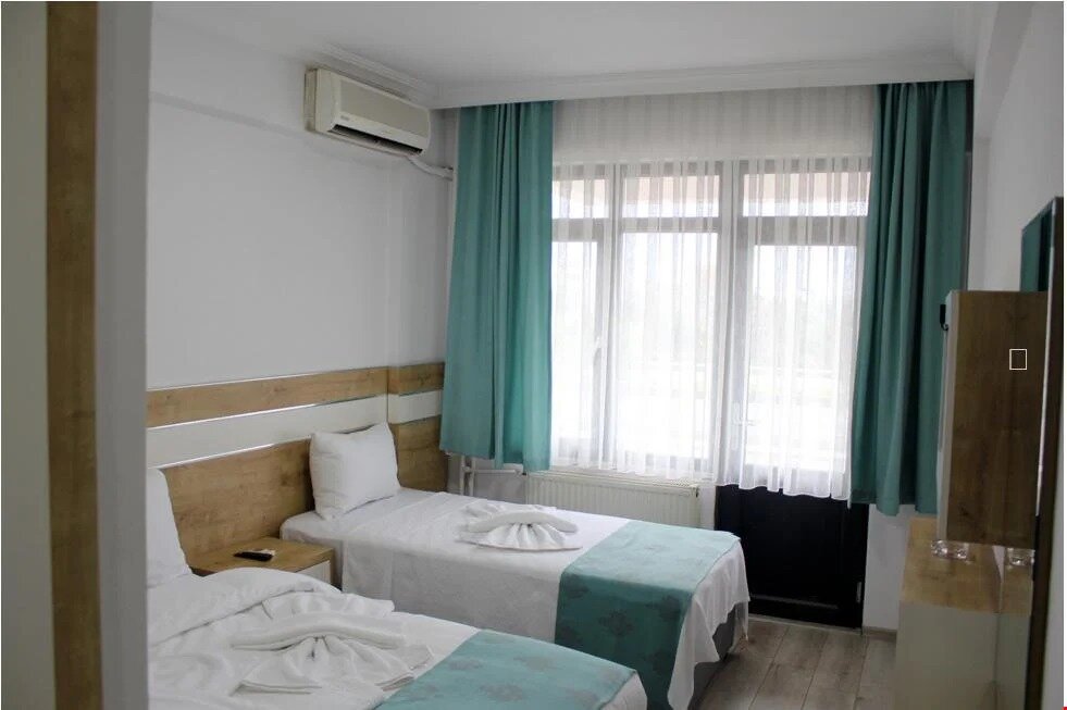 Family Room (3 Person)