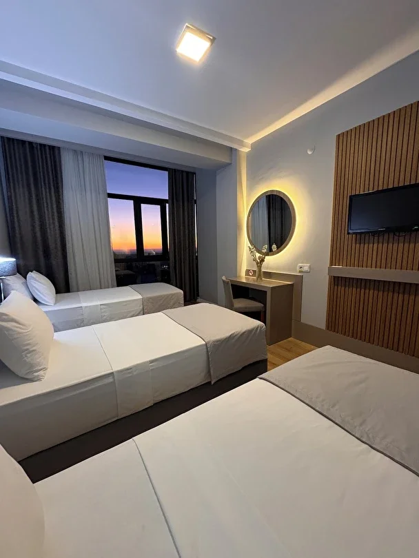 Deluxe Triple Room Side Sea View