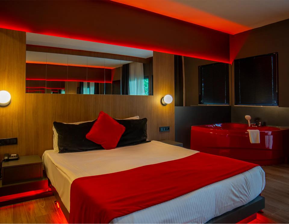 Amon Hotels Belek Red Room 