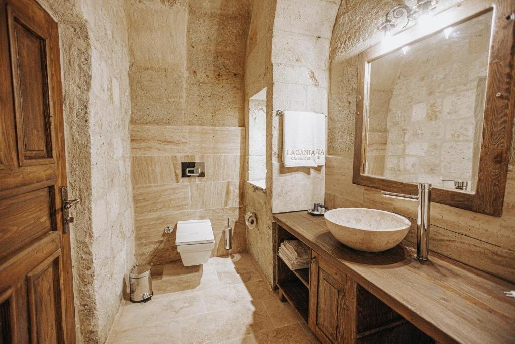 Lagania Cave Suites