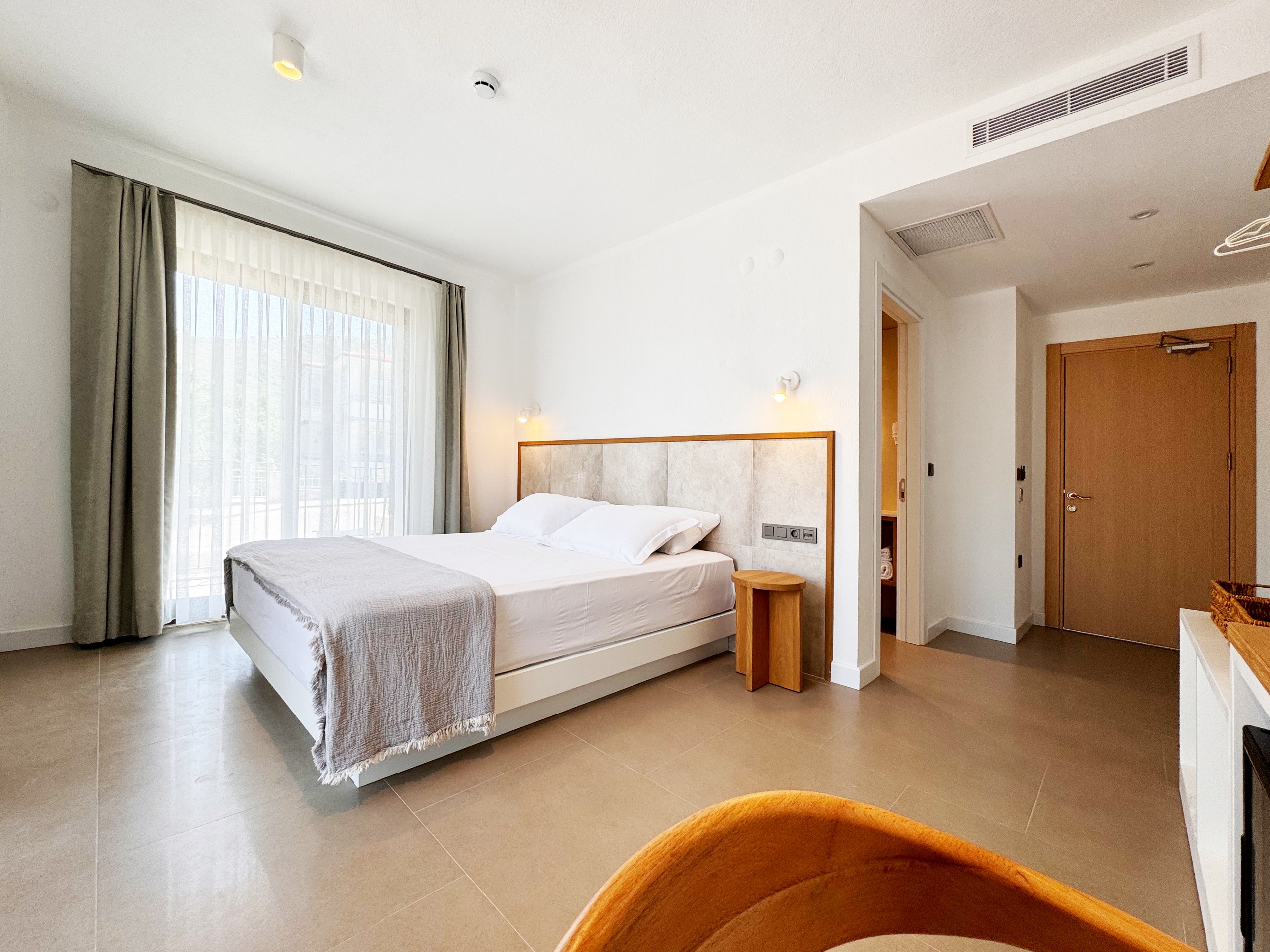 Standart Oda, Şehir Manzaralı