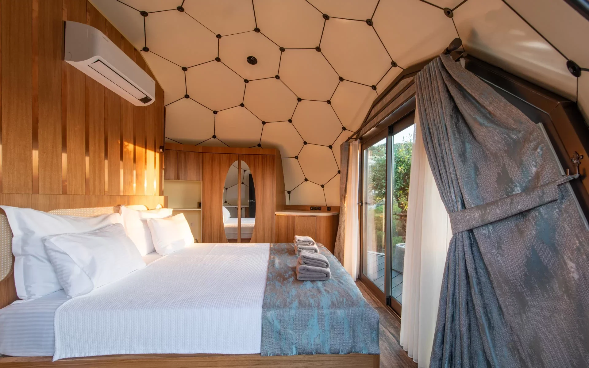 Dome Room, Sea View