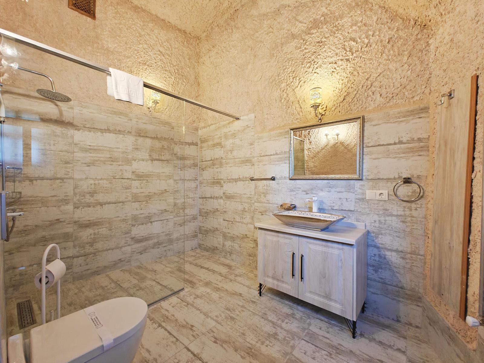 Family Cave Suite Room