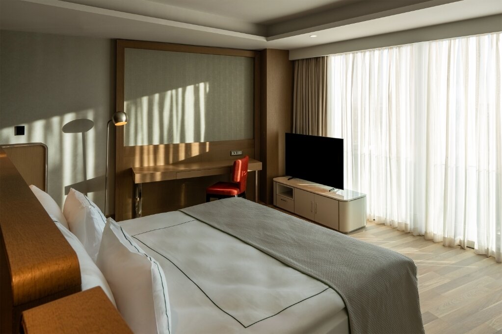 Executive Thermal Family Suite