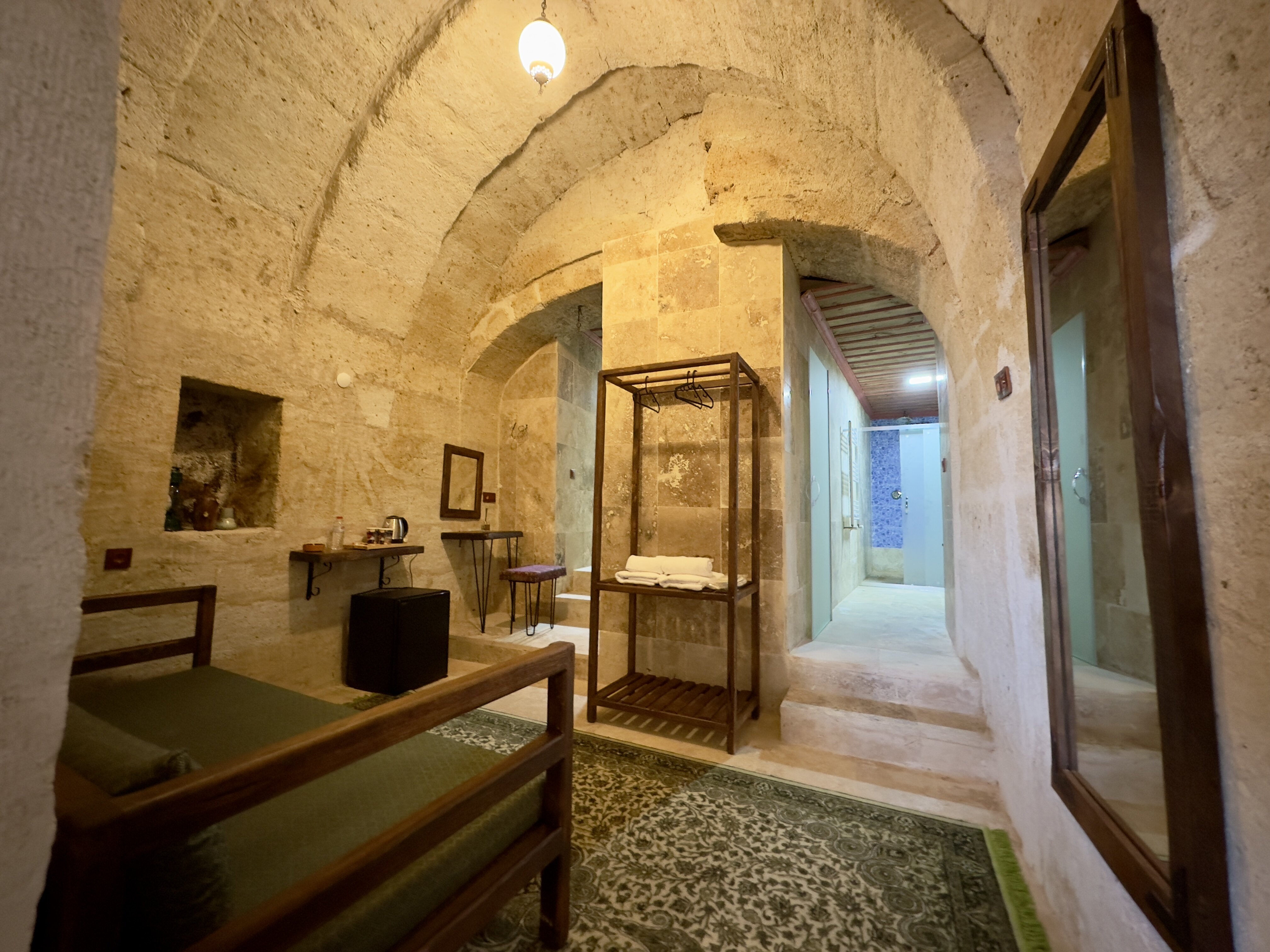 Almula Cave galeri 8