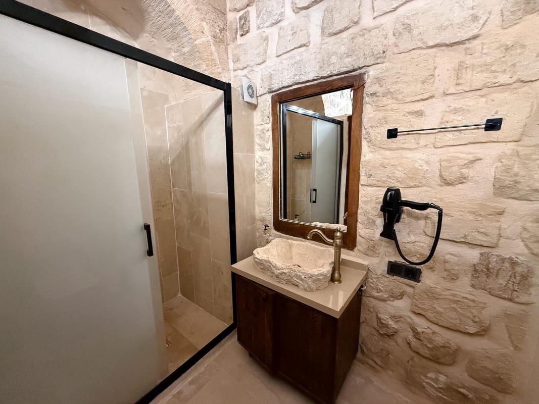 Suite Room 204
