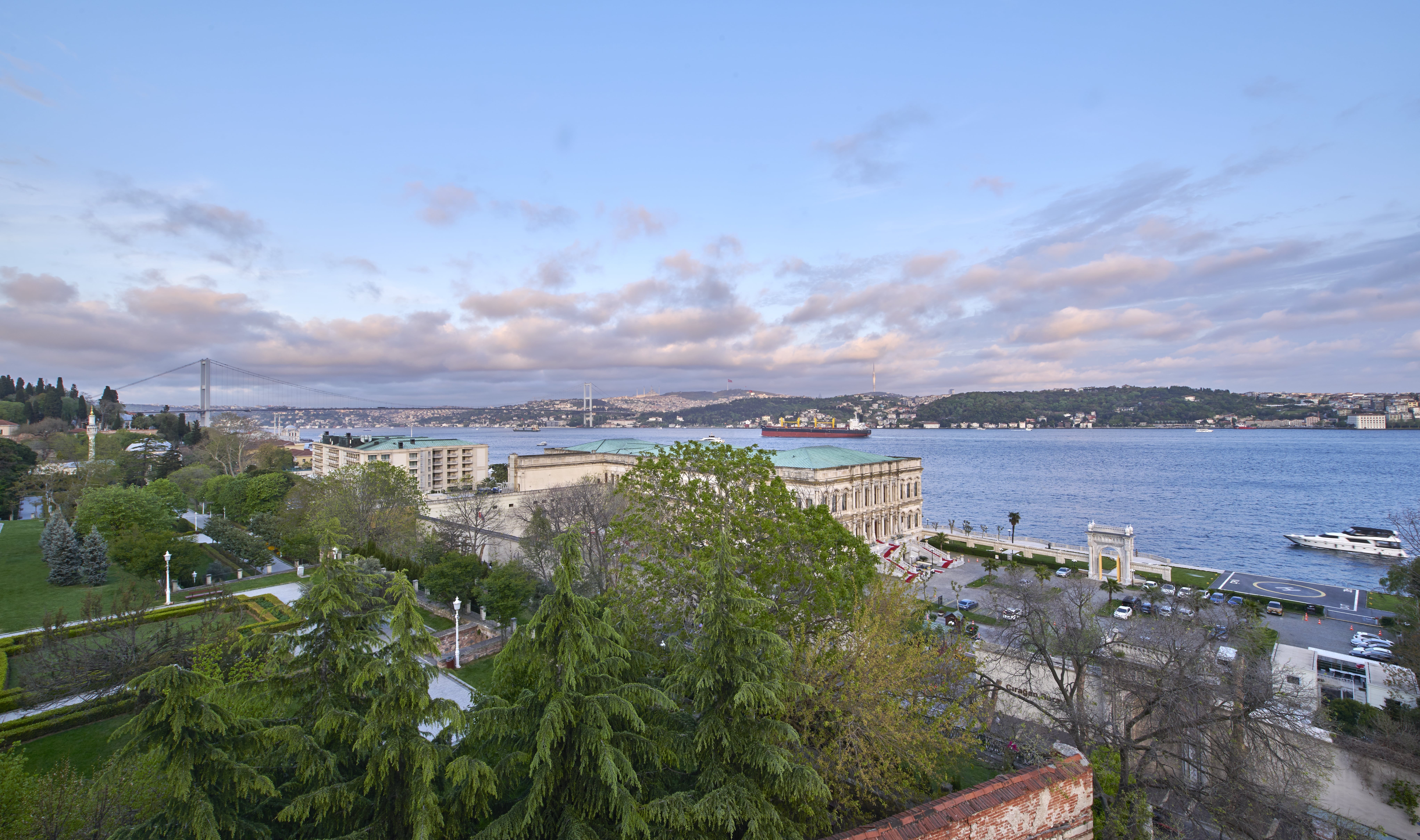 Bosphorus Süit, Boğaz Manzaralı