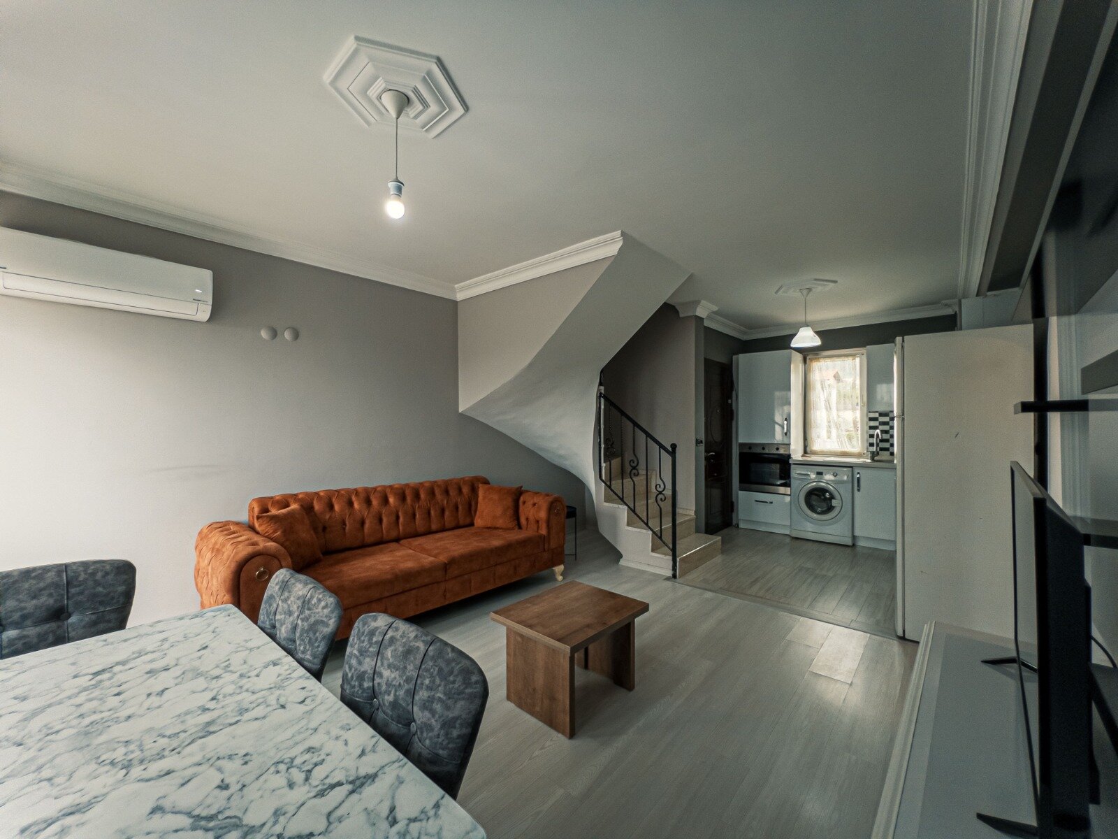 3+1 Ana Yol Manzaralı Daire