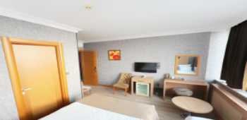 Lounge Boutique Hotel · 79