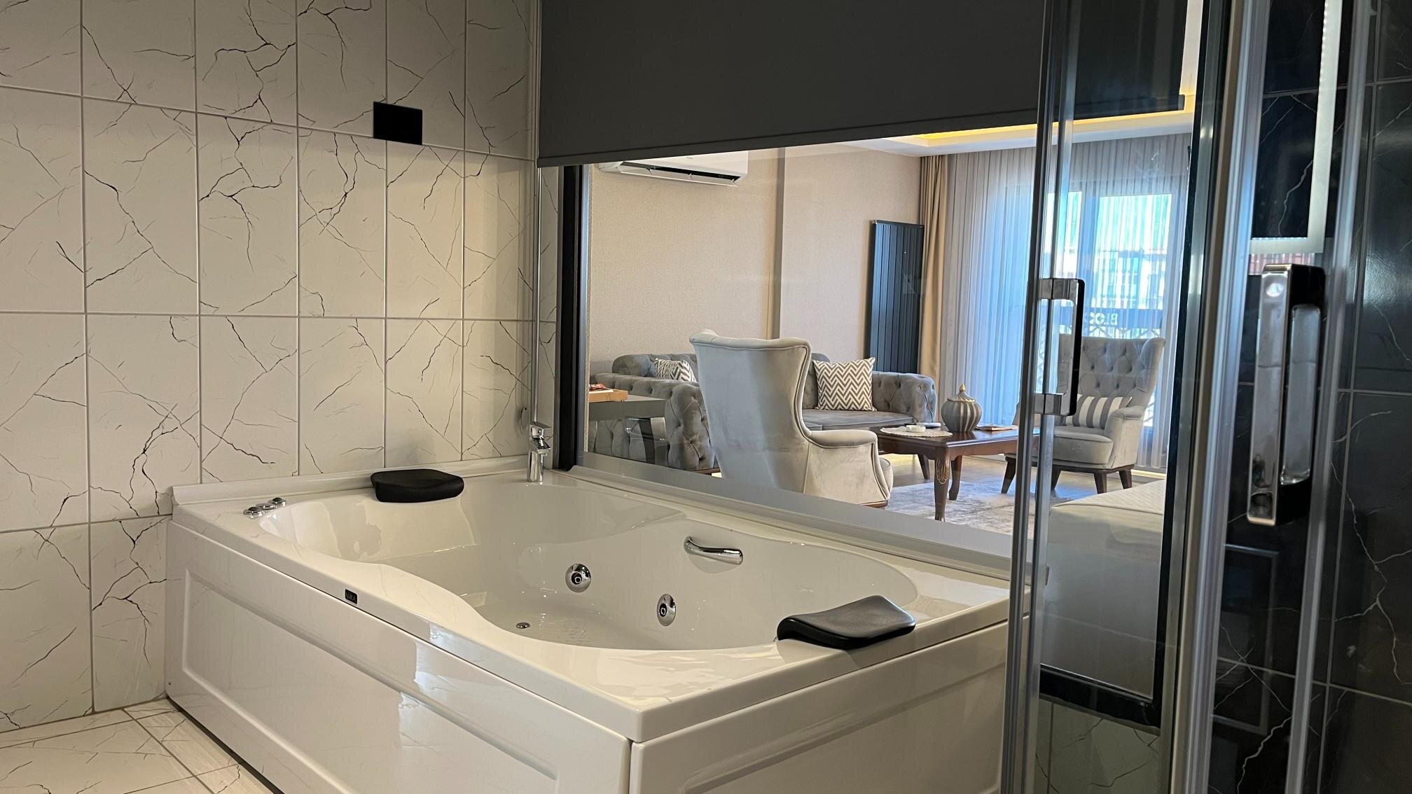 Bloom Suite Hotel