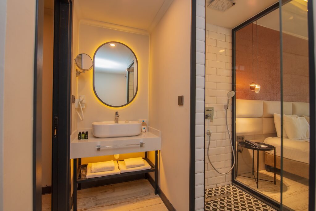 Sea View Swim Up Room