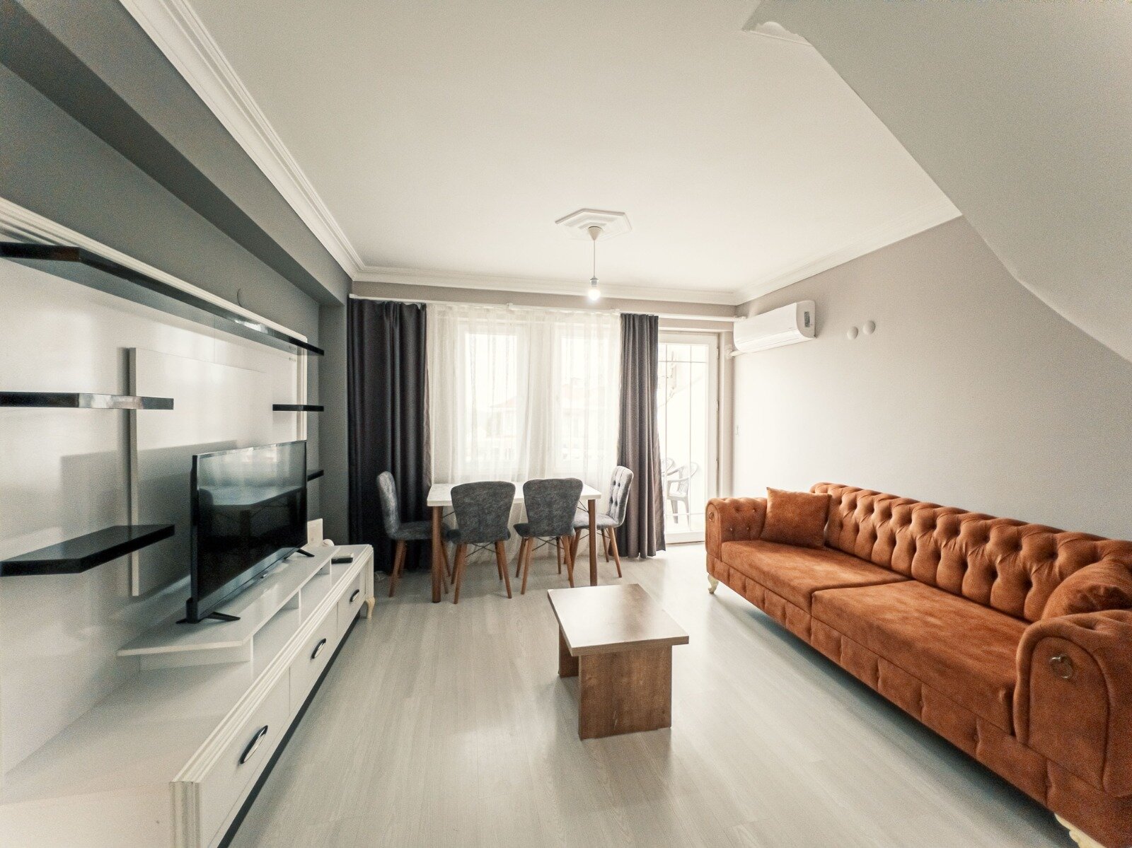 3+1 Ana Yol Manzaralı Daire