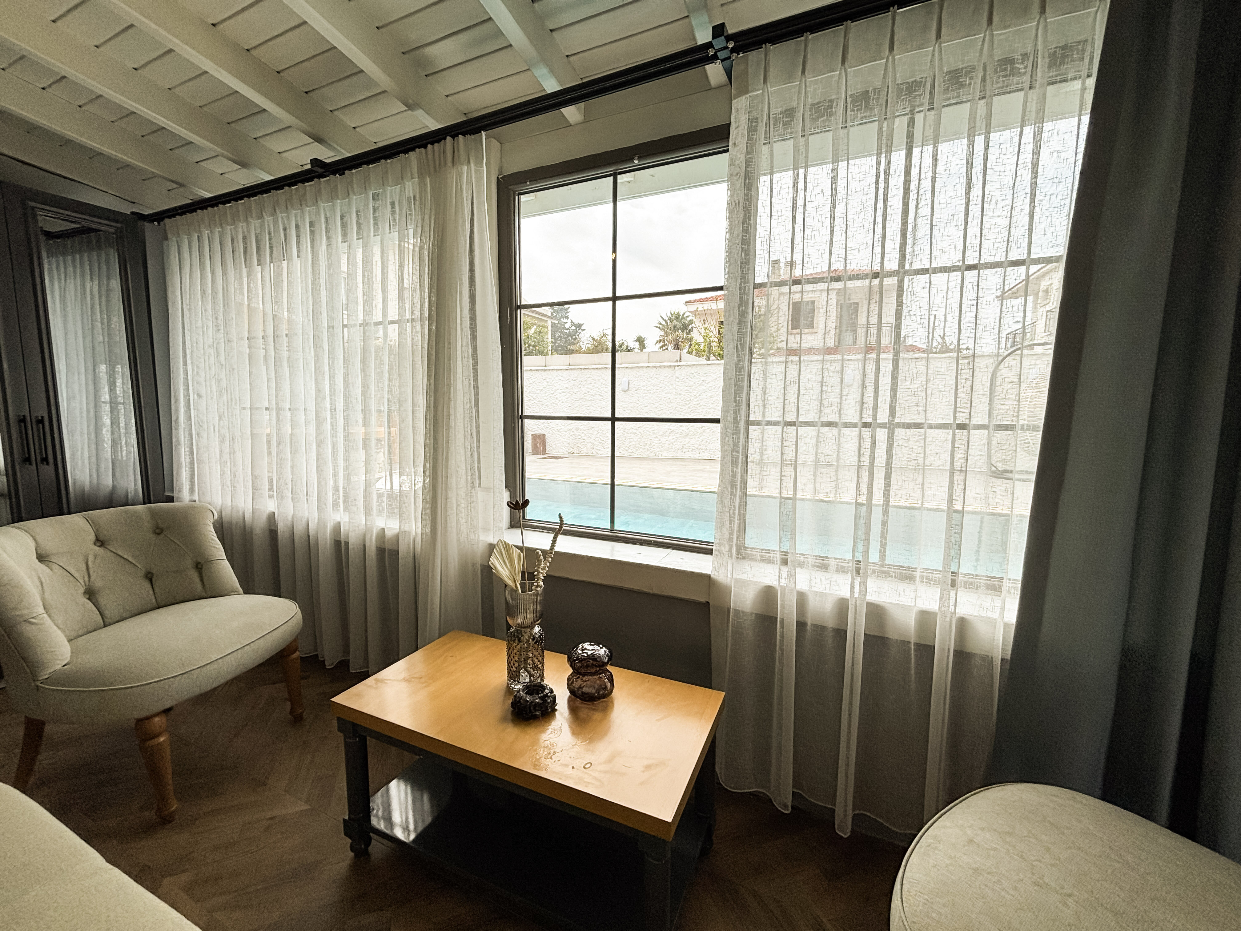 King Suite Pool View