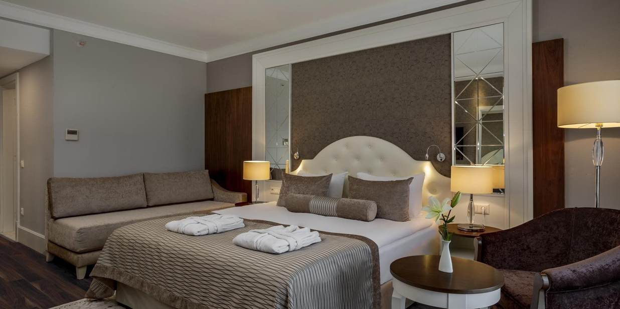Sunis Efes Royal Palace Resort Hotel & Spa Yandan  Deniz Manzaralı Standart Oda  