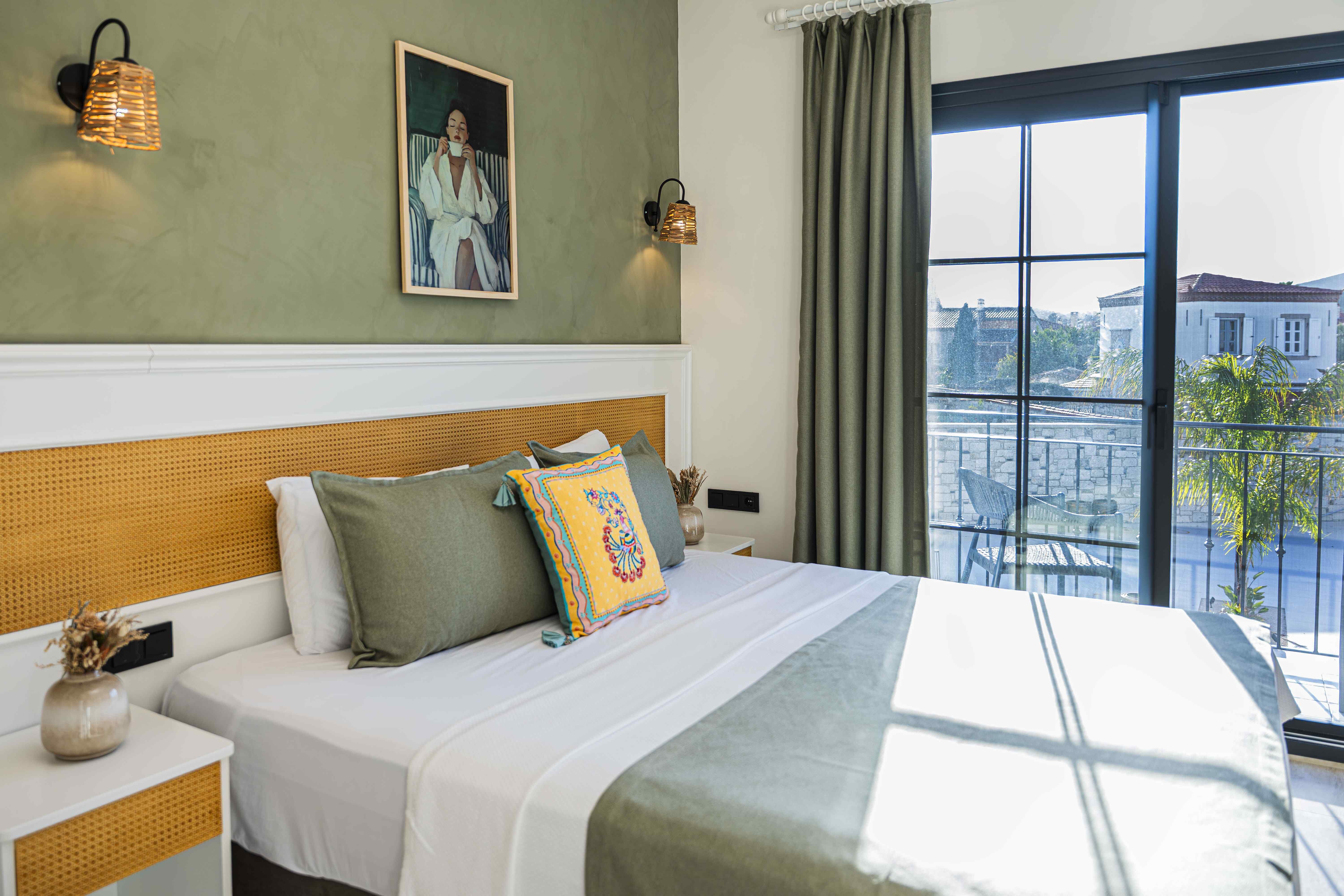 Deluxe Room With Pool View