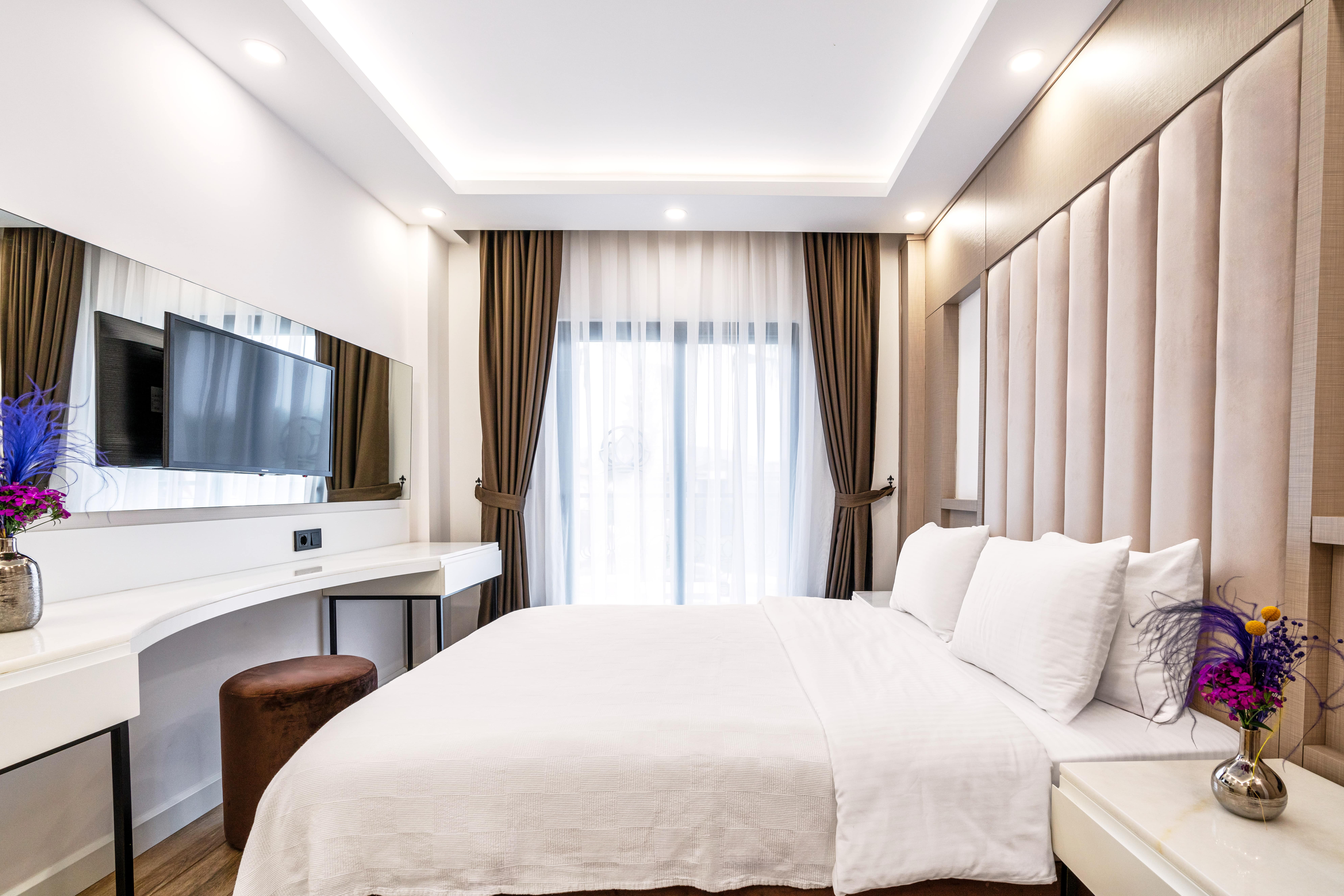 Has Balcony Room (Balcony)