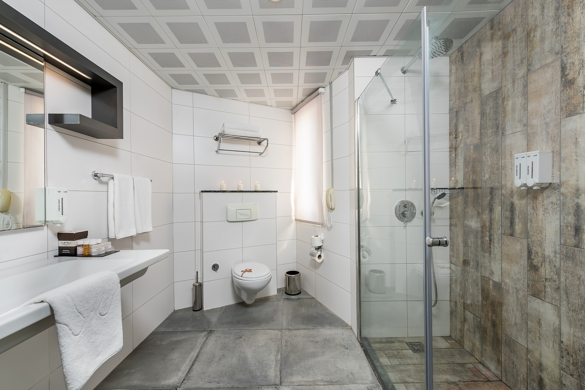 White City Beach Hotel (+16)