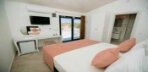 Deluxe Room, Bahçe Manzaralı, Balkonlu Görseli