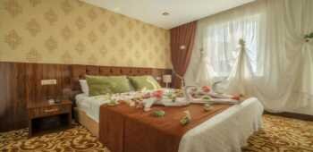 S White Hotel