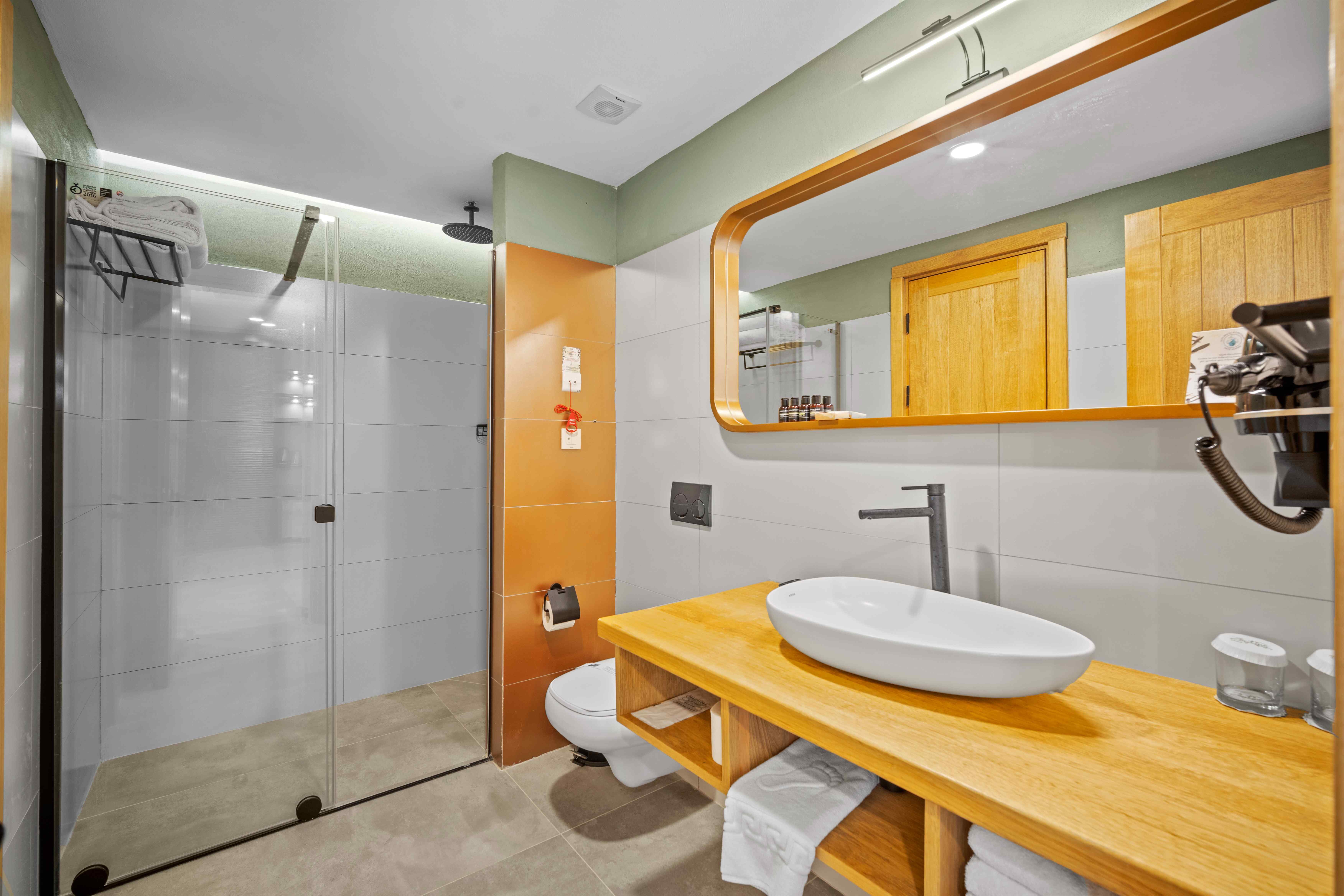 Zeyt Inn Hotel
