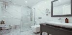King Suit Pool Room Deniz Manzaralı Görseli