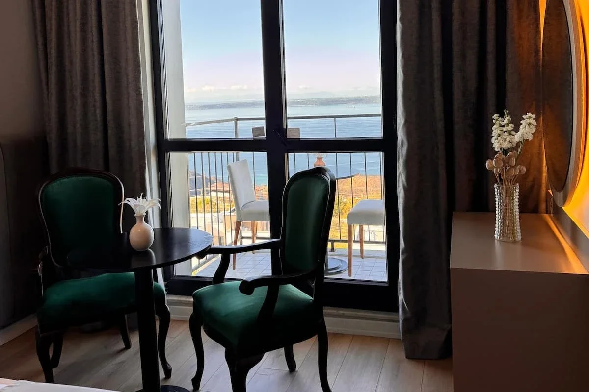 Deluxe French Room Sea View