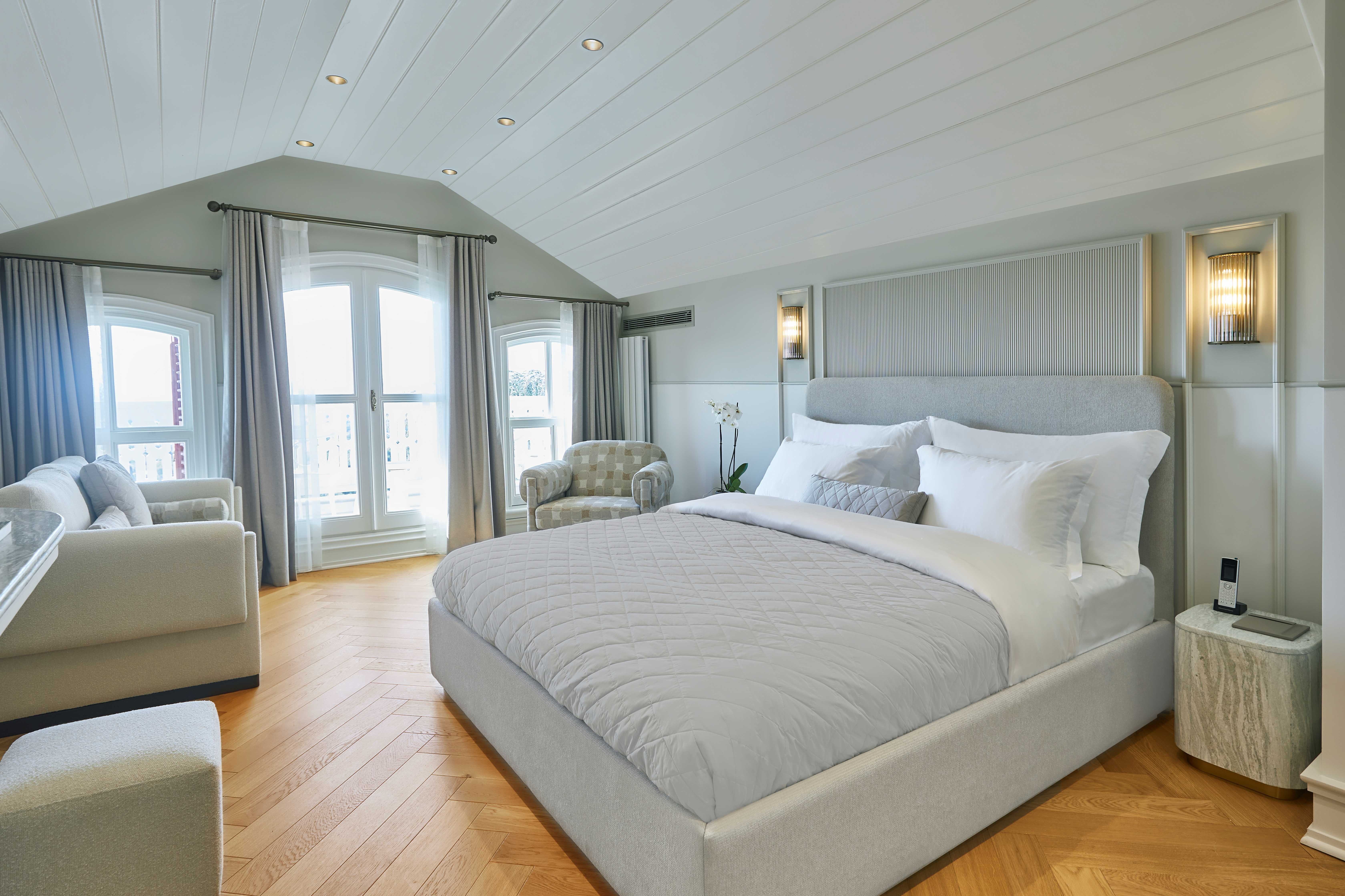 Executive Suites with Balcony