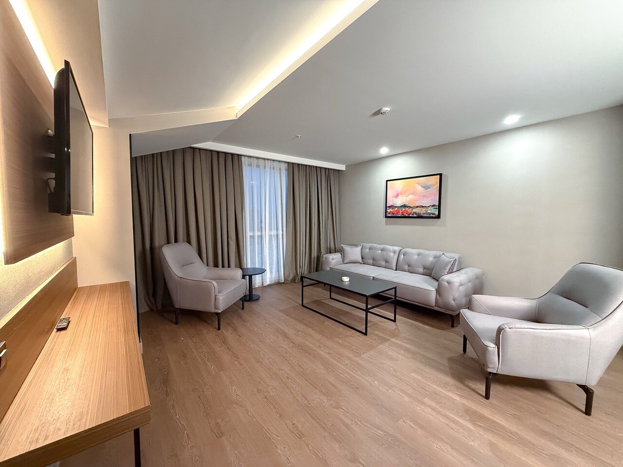 Grand Suite Jacuzzi and Balcony