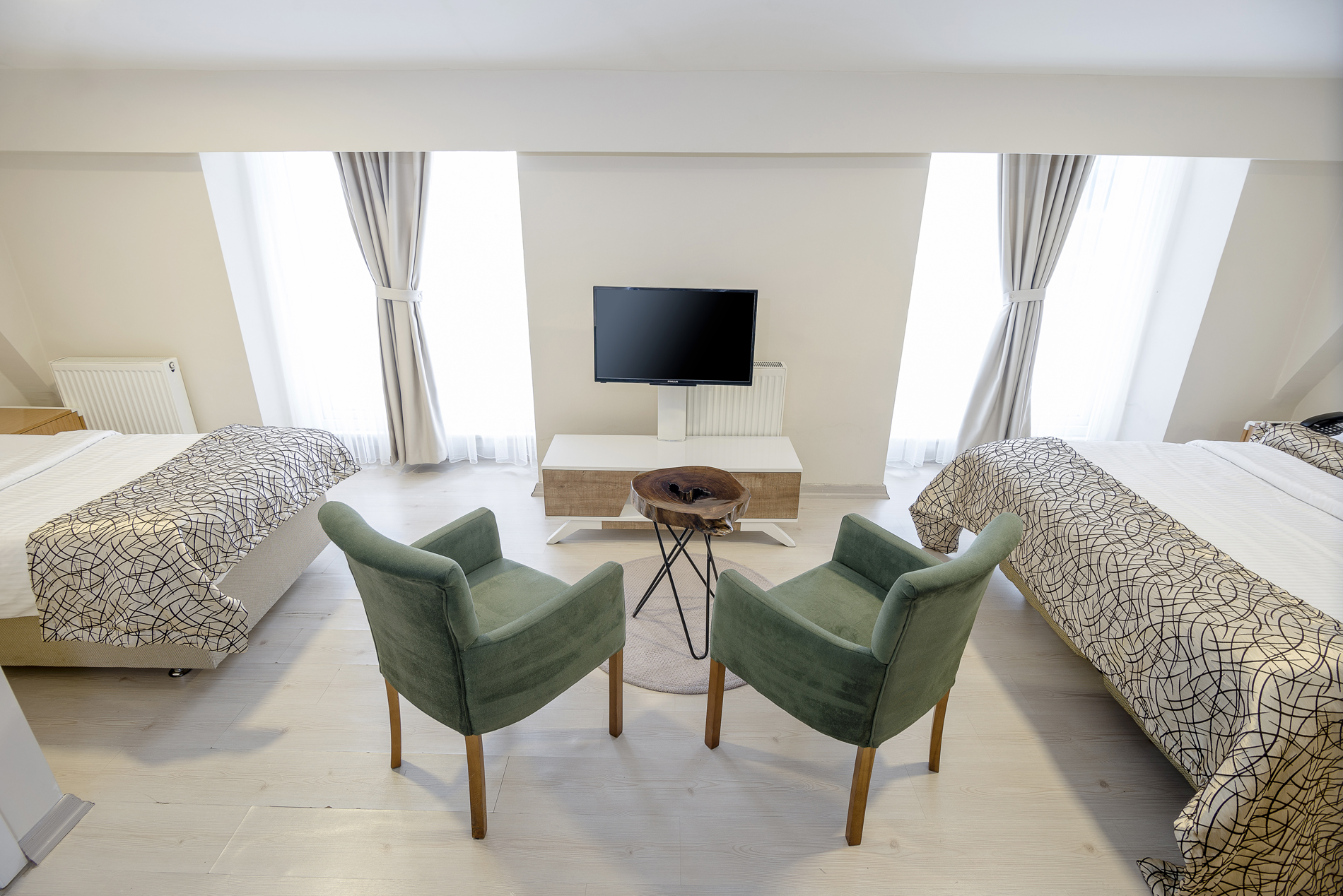 The Corner Inn Hotels By Suits