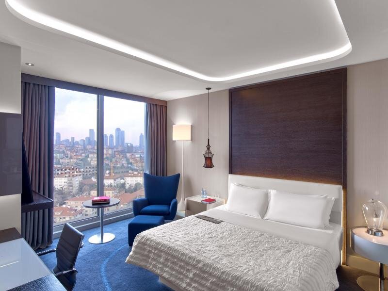 Le Meridien Etiler · 4