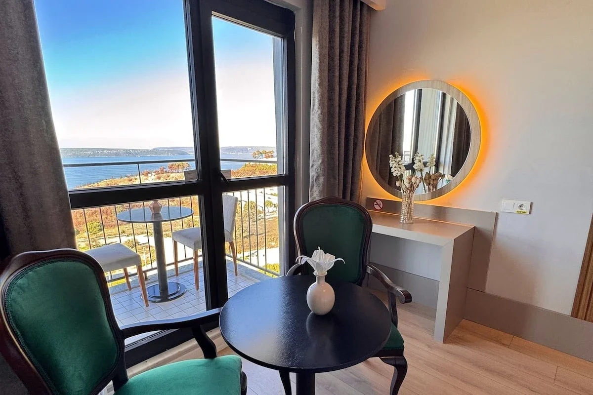 Deluxe French Room Sea View