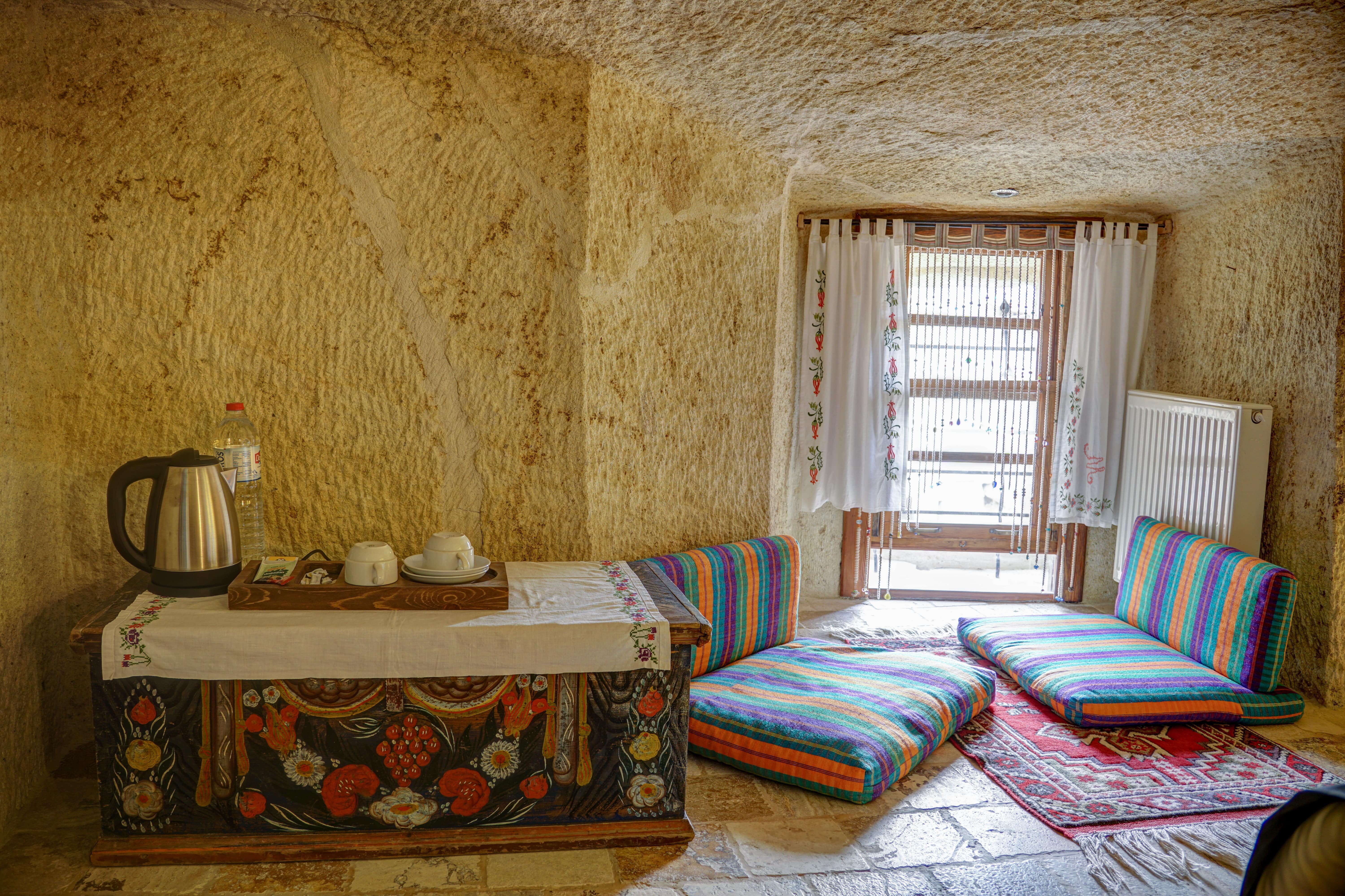 105 Genevir Deluxe Cave Room