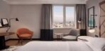Deluxe King Room with Panoramic City View Görseli