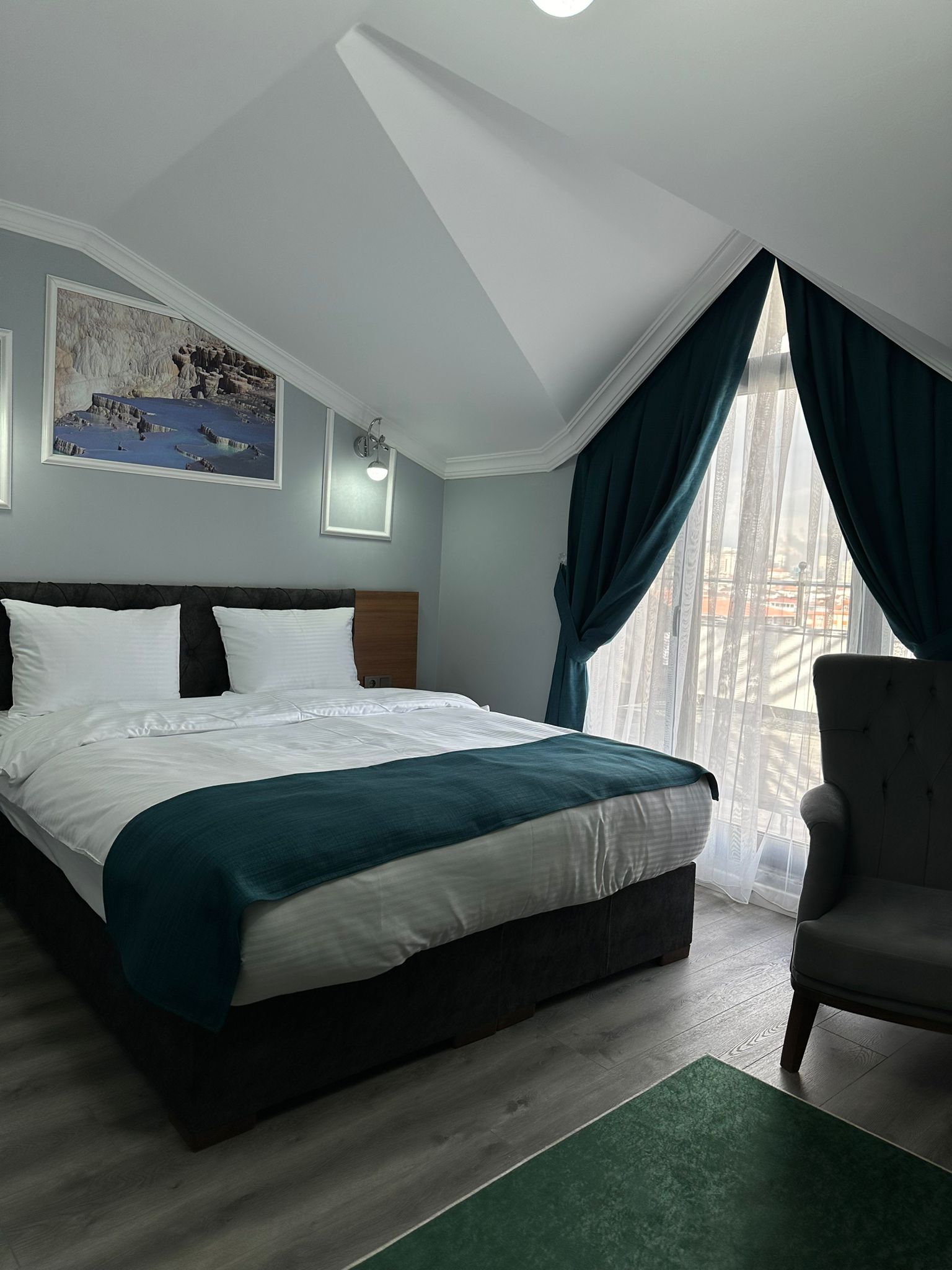 Asgard Hotel
