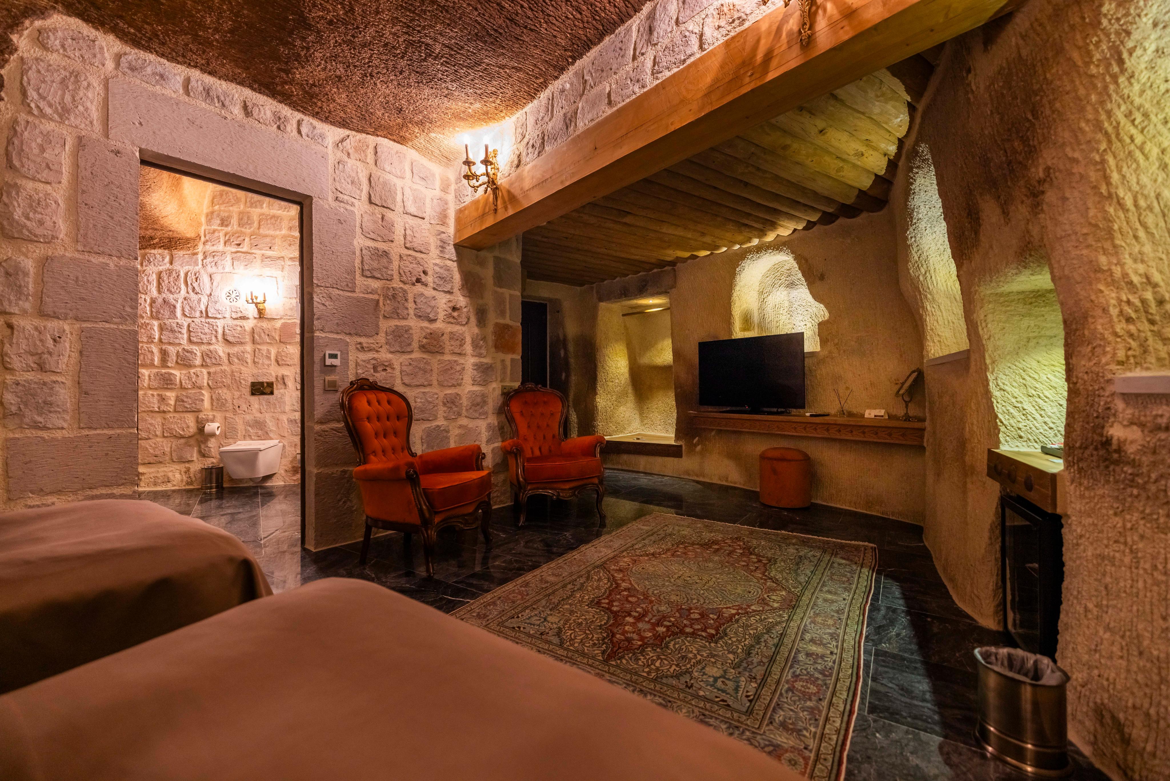 Signature Cave Premium Suites