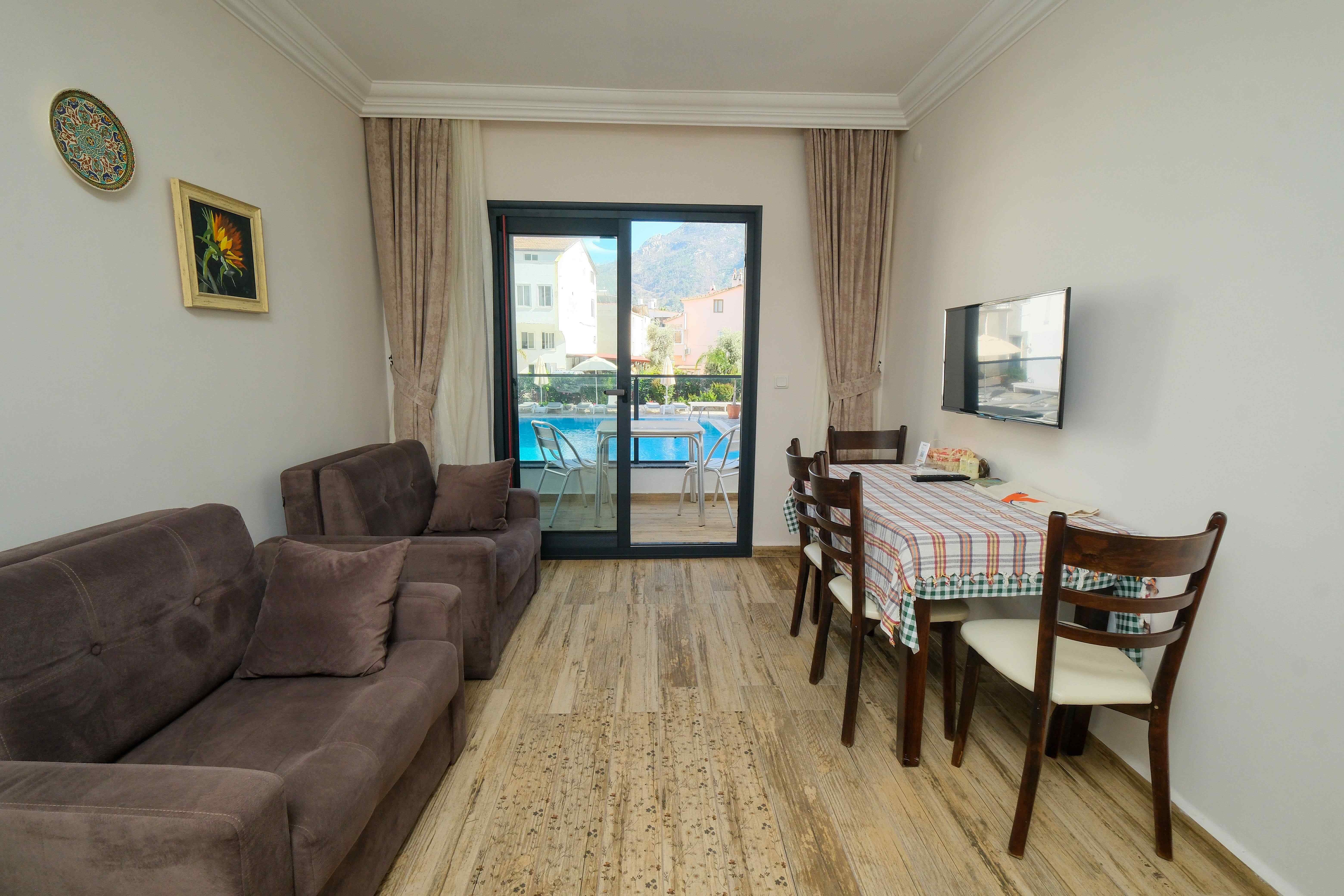 Havuz Manzaralı 1+1 Junior Suite