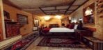 Deluxe Cave Room Görseli