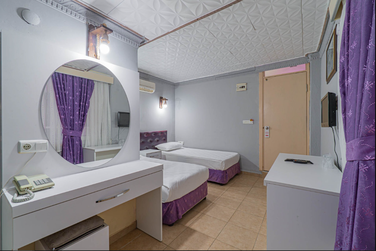 Sayanora Hotel