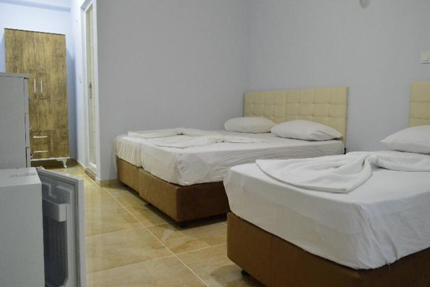 Deluxe Room, Pool View (3 Person)