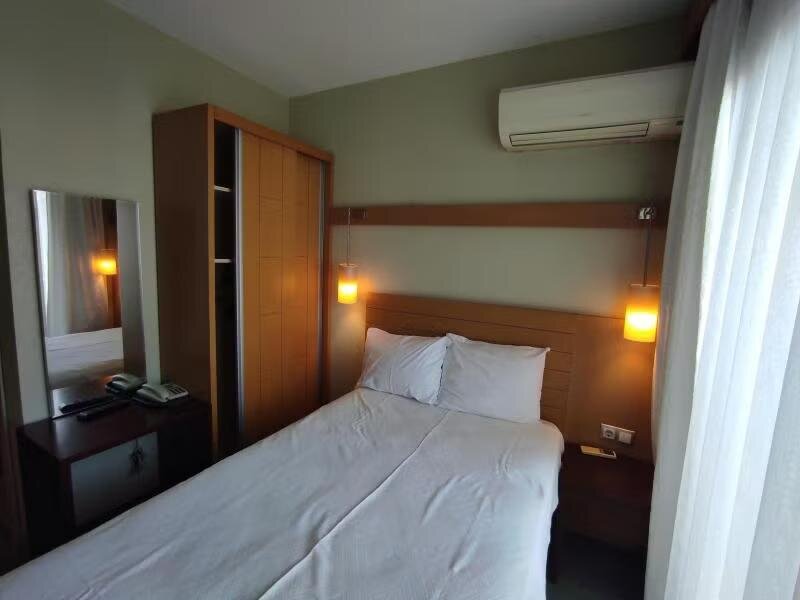Single Room (1 Person, Balcony)