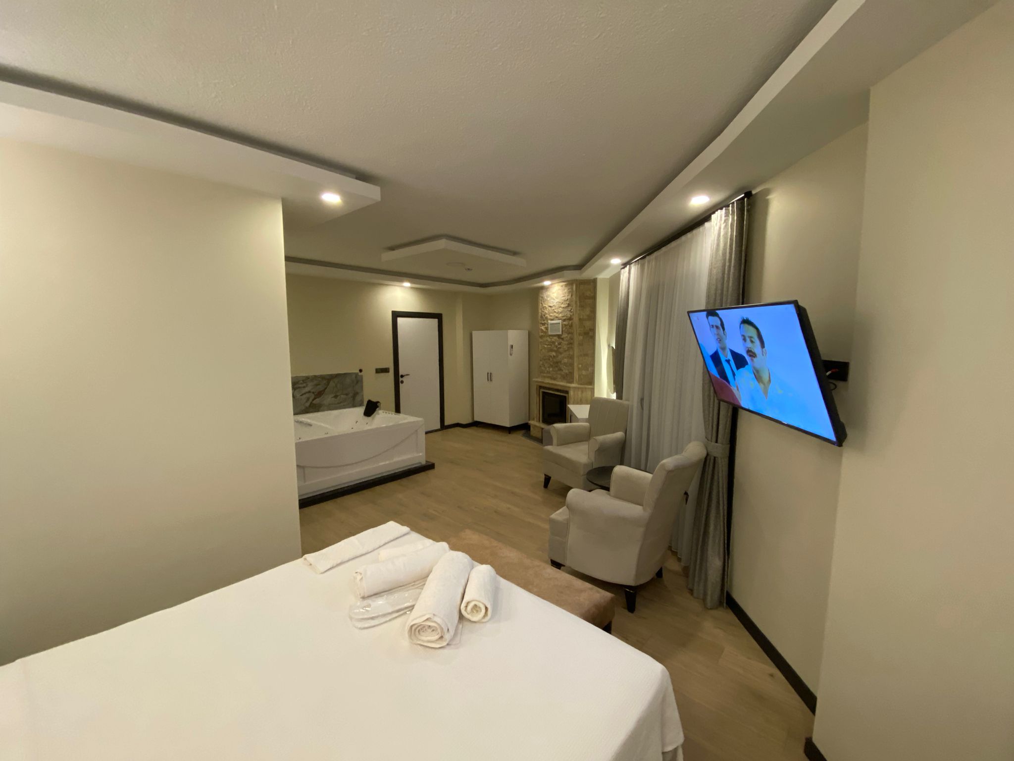 Superior Room (Jacuzzi)