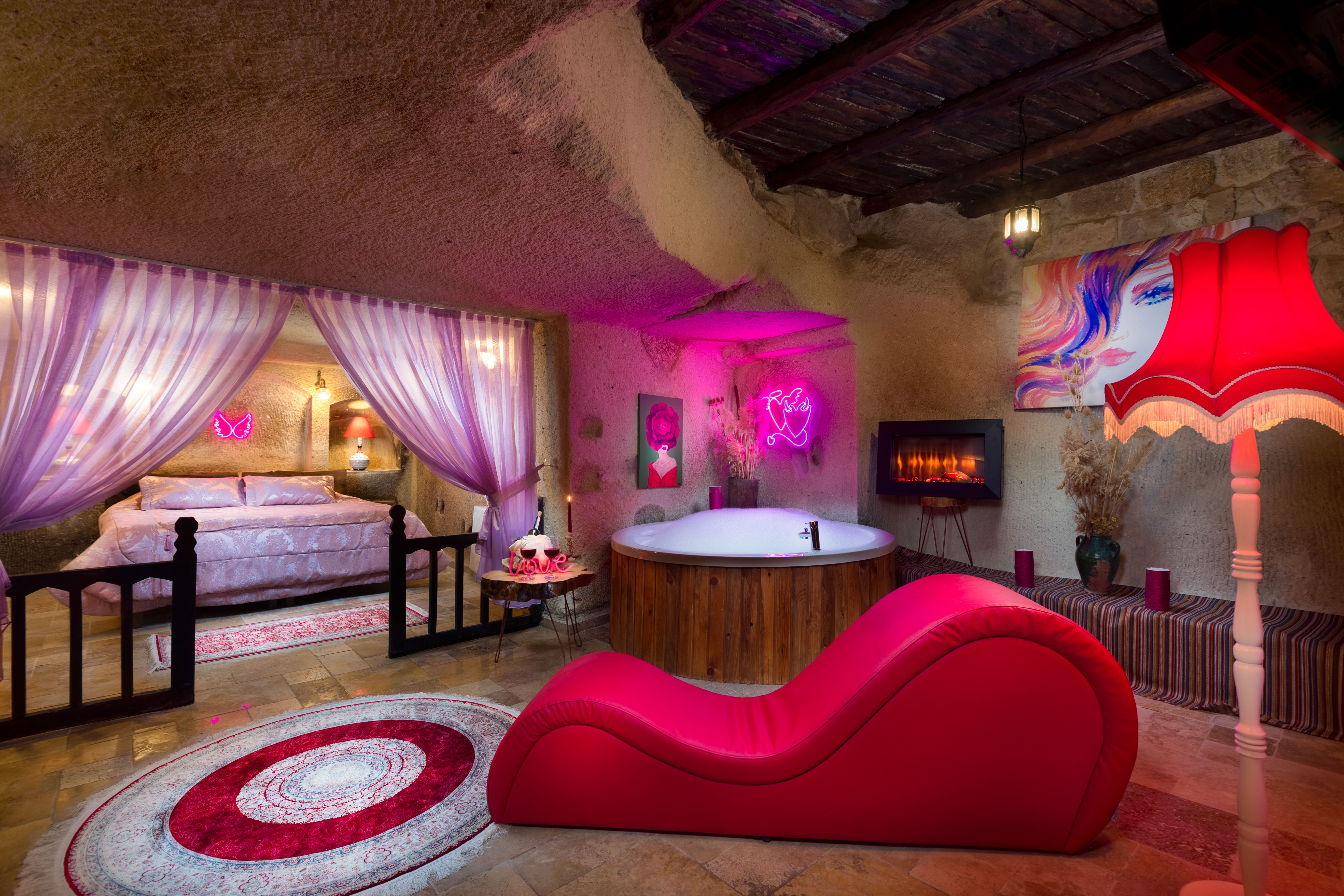 Superior Suite Cave Room