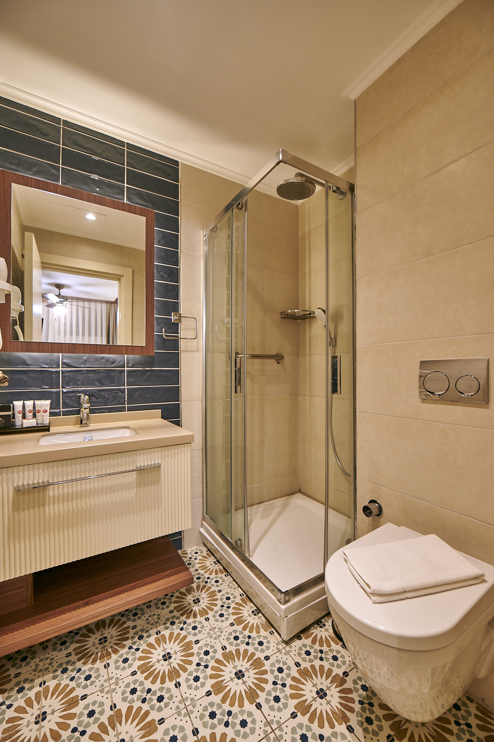 Saratoga Boutique Hotel