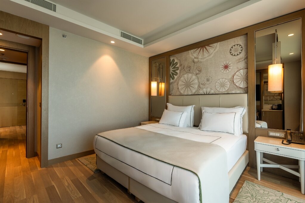 Family Corner Suite