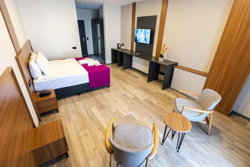 Superior Room, City View (Balcony)