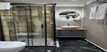 Asgard Hotel · 42